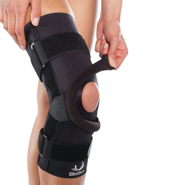 Knee brace for lateral patella tracking disorder